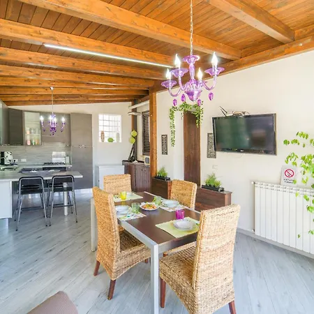 Gorgeous In 트라비아